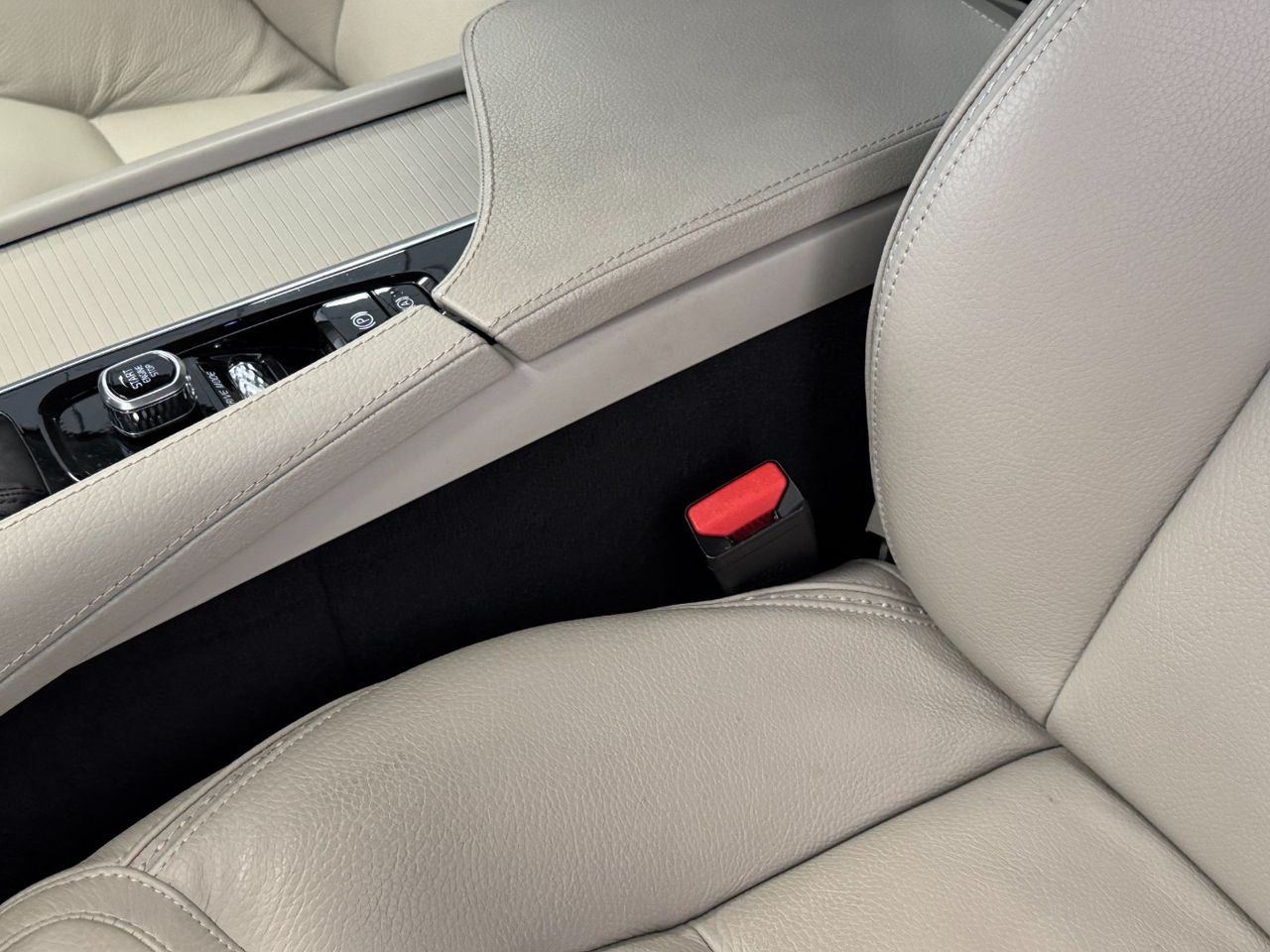 Volvo V90 D5 miniatura 25