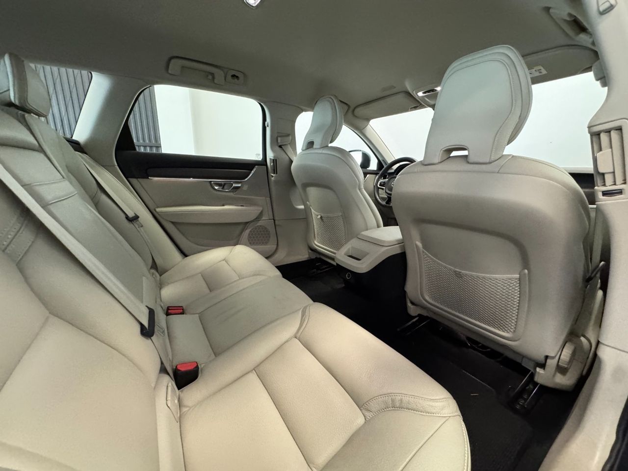 Volvo V90 D5 miniatura 39