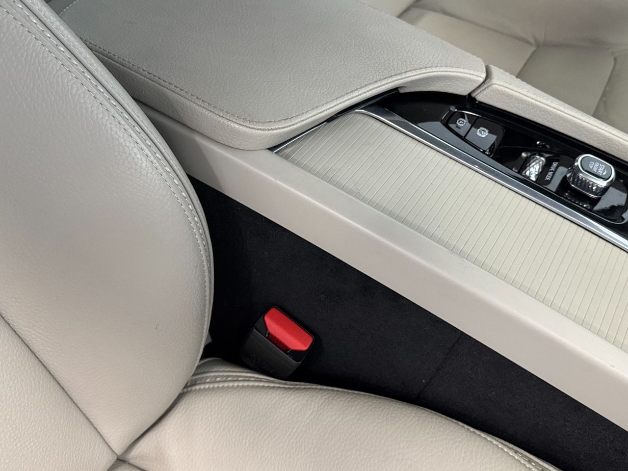 Volvo V90 D5 foto 38