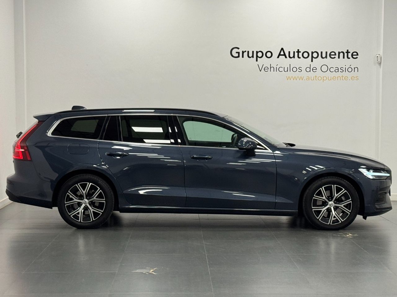 Volvo V60 CORE AUTO miniatura 3