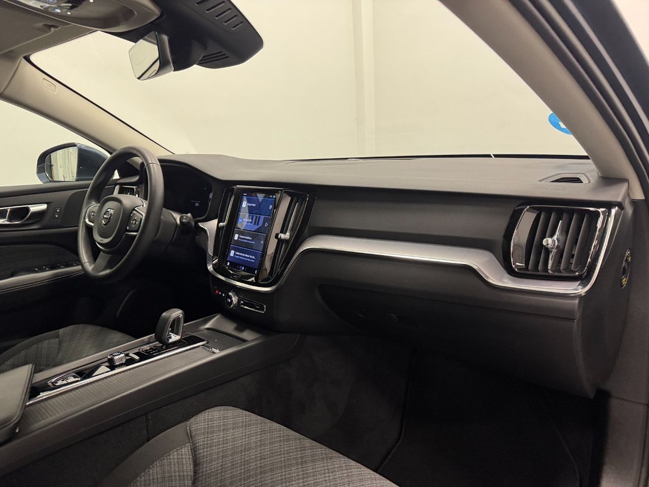 Volvo V60 CORE AUTO miniatura 13