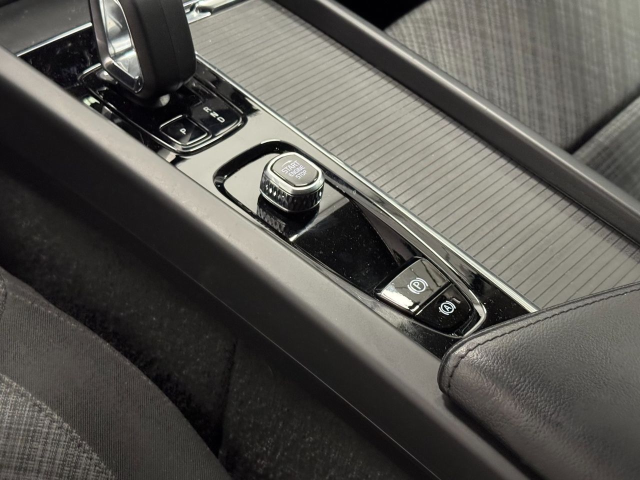 Volvo V60 CORE AUTO miniatura 26