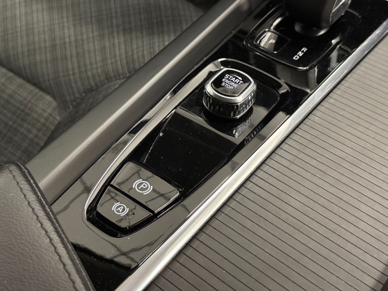 Volvo V60 CORE AUTO miniatura 36