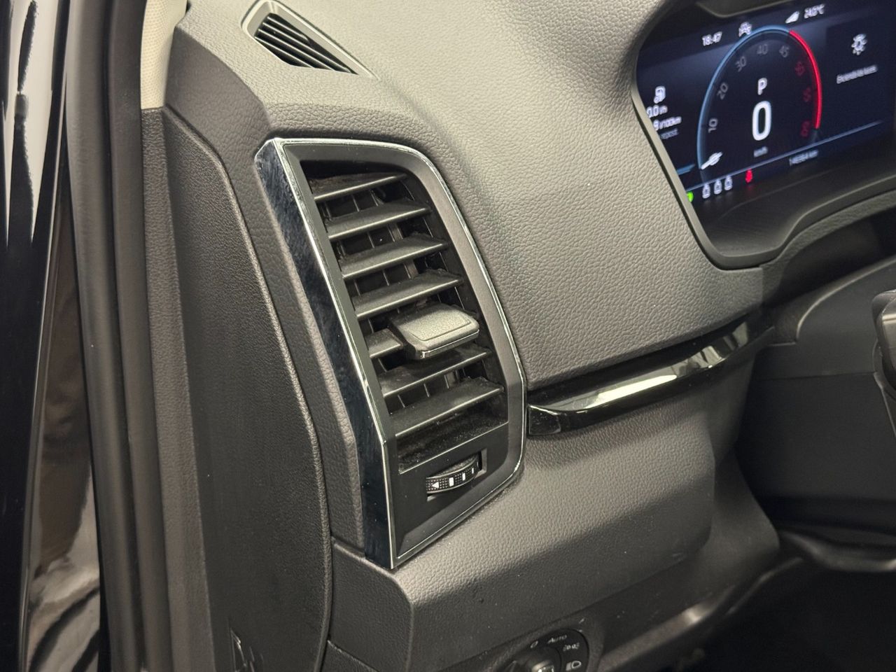 Skoda Karoq STYLE miniatura 18