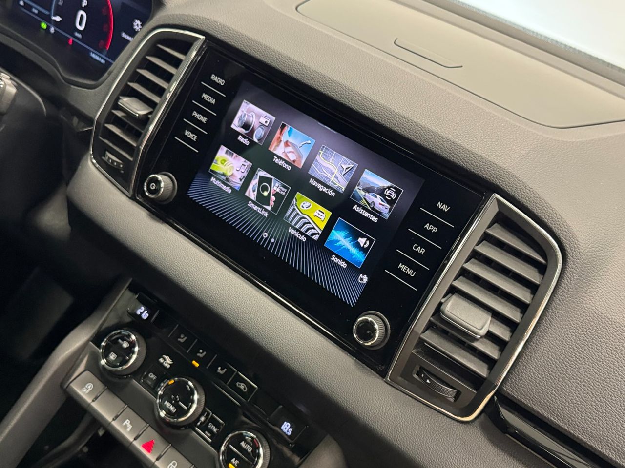 Skoda Karoq STYLE miniatura 36