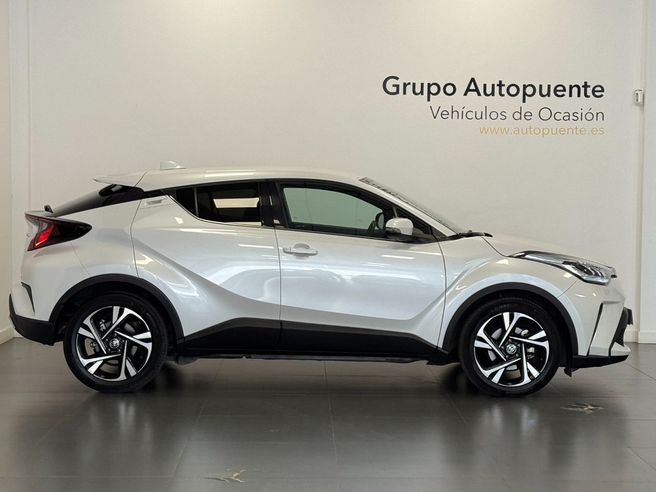 Toyota C-HR ADVANCE miniatura 3