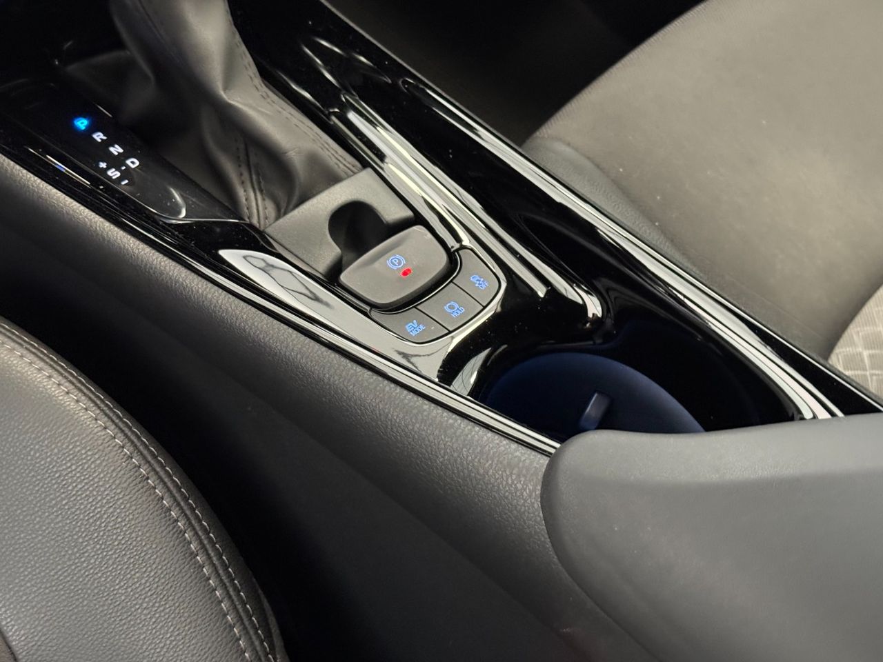 Toyota C-HR ADVANCE foto 28