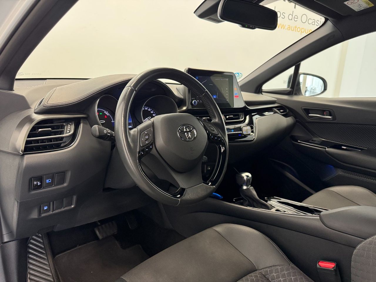 Toyota C-HR ADVANCE foto 8