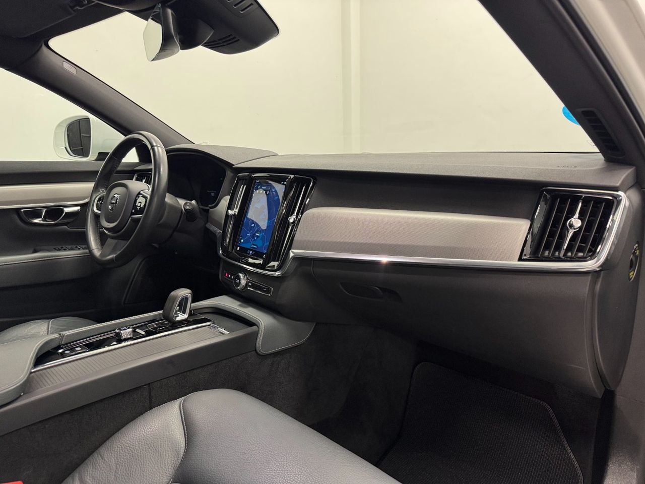 Volvo V90 CROSS COUNTRY B4 miniatura 13