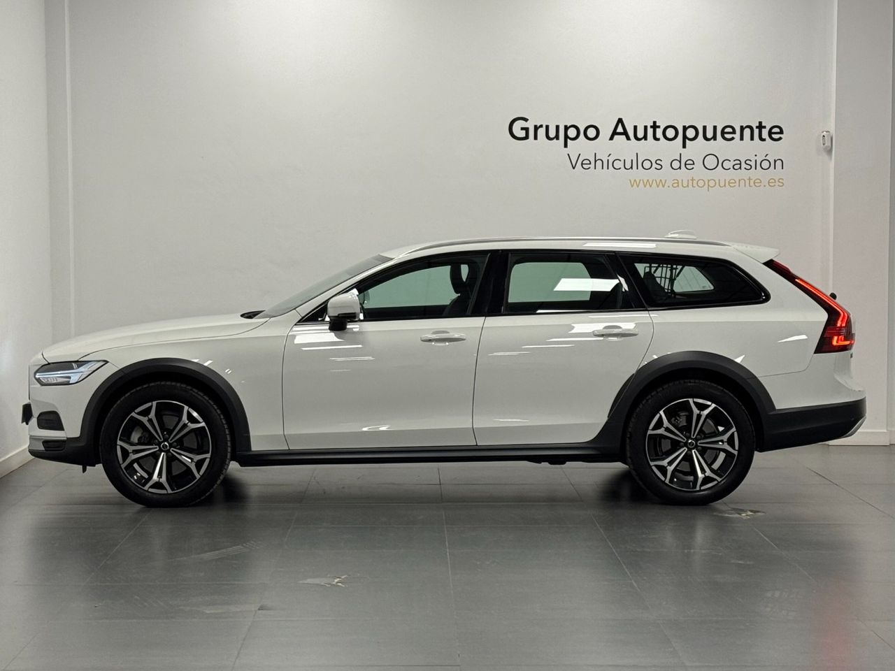 Volvo V90 CROSS COUNTRY B4 miniatura 6