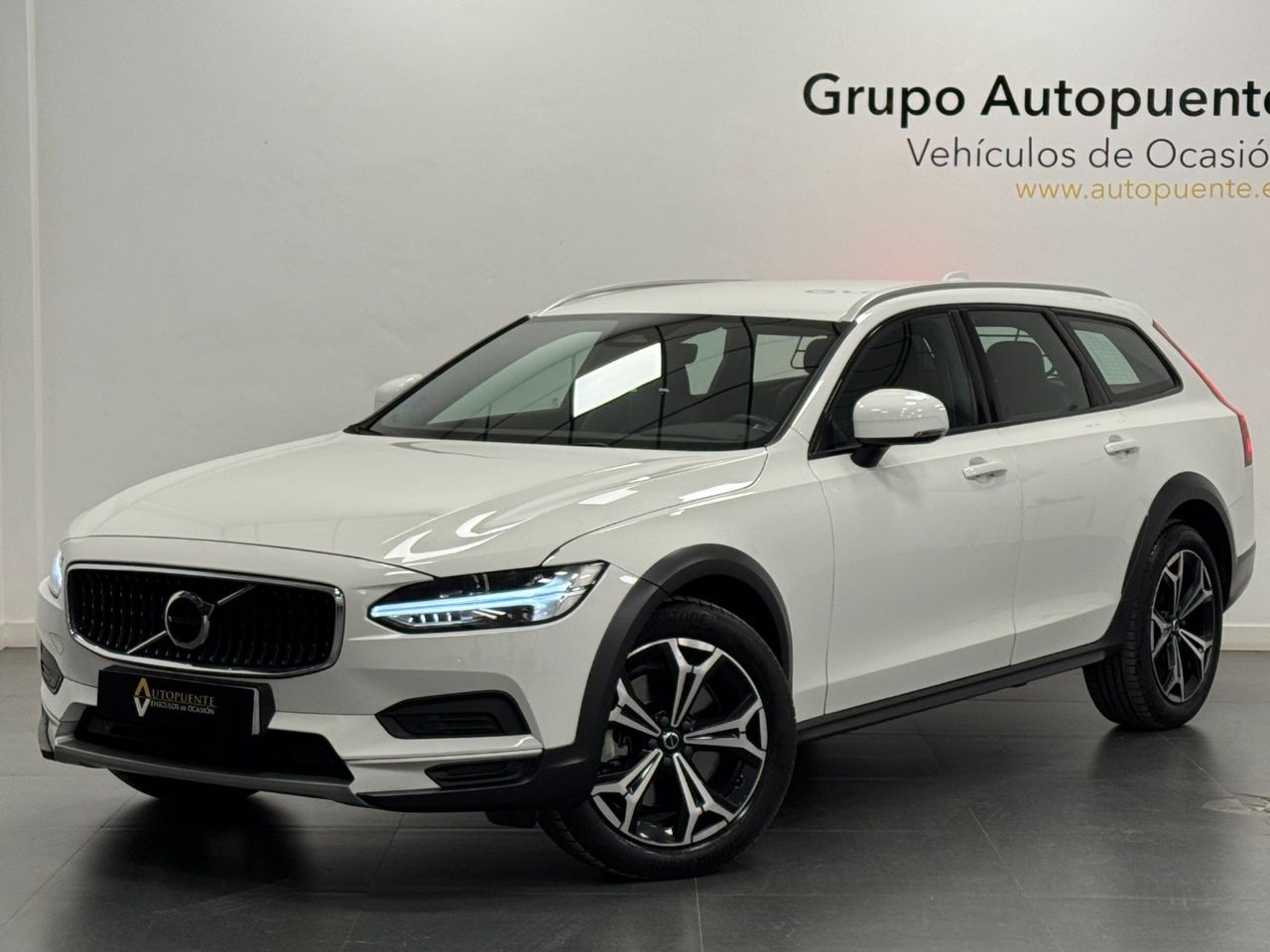Volvo V90 CROSS COUNTRY B4 miniatura 7
