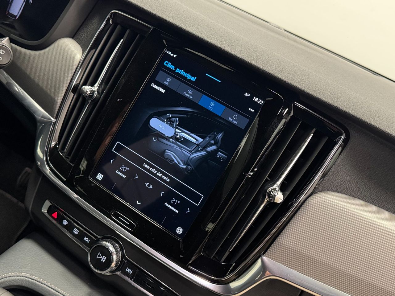 Volvo V90 CROSS COUNTRY B4 foto 40