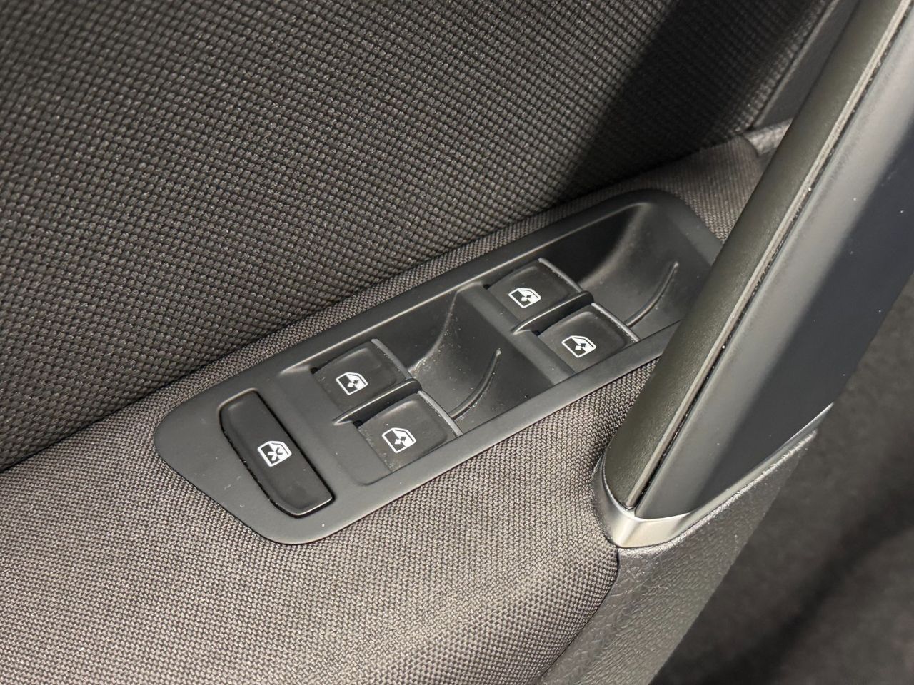 Volkswagen Golf GTE 1.4 TSI e-Power Híbrido enchufable 245 5p miniatura 17