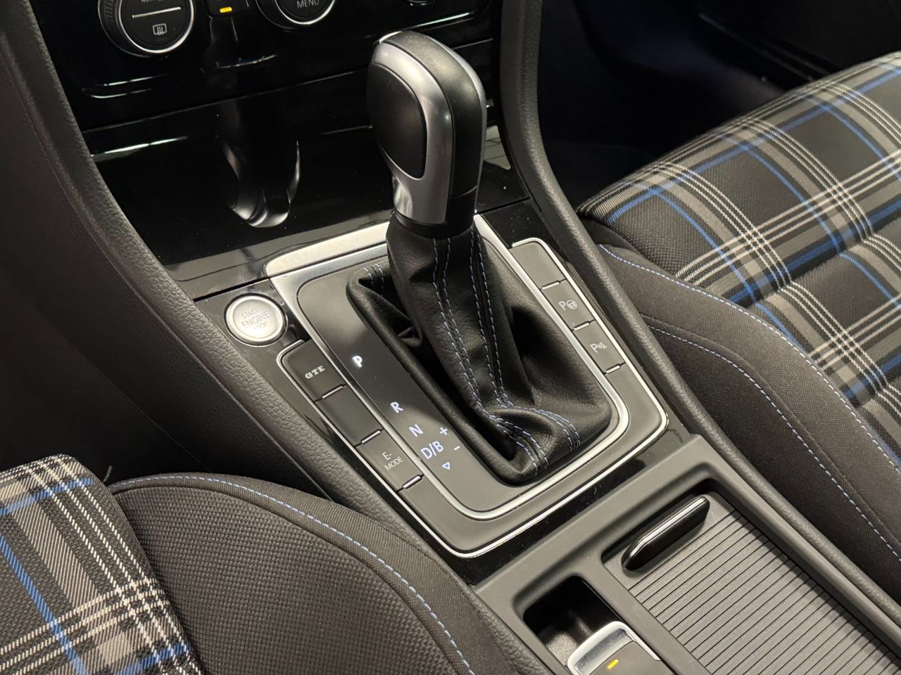 Volkswagen Golf GTE 1.4 TSI e-Power Híbrido enchufable 245 5p foto 30