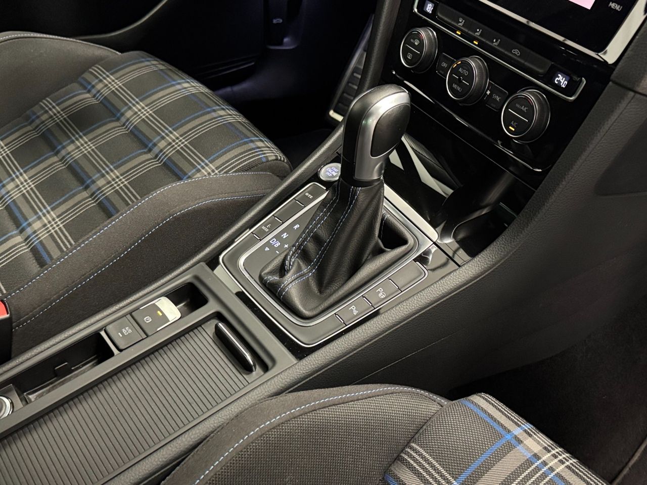 Volkswagen Golf GTE 1.4 TSI e-Power Híbrido enchufable 245 5p foto 45