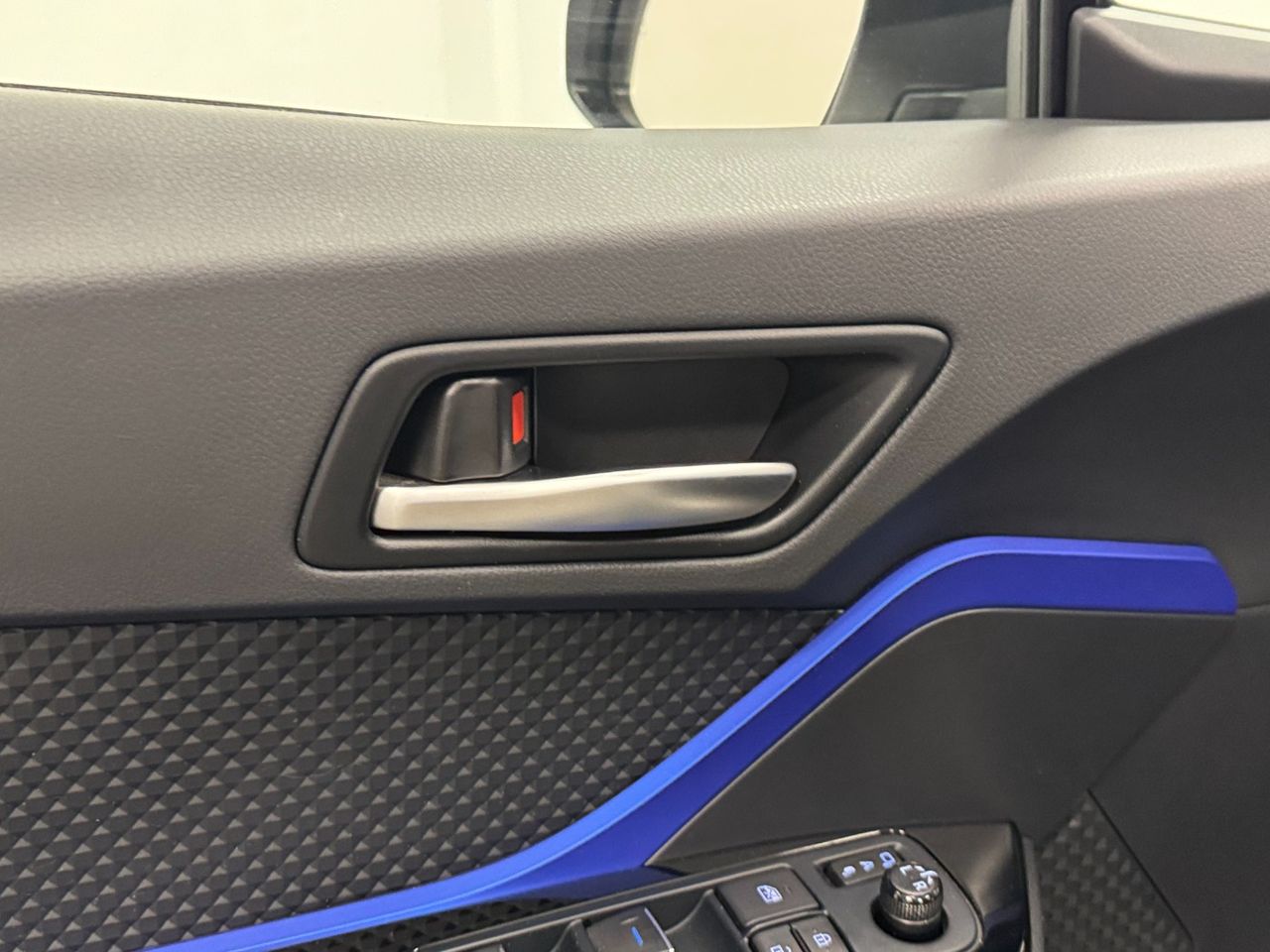 Toyota C-HR CHR miniatura 17