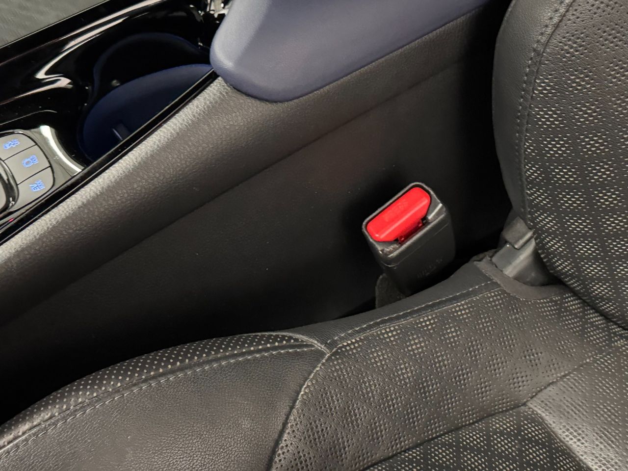 Toyota C-HR CHR miniatura 30