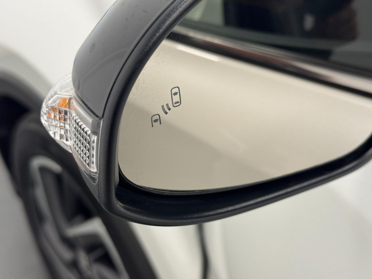 Toyota C-HR CHR miniatura 46