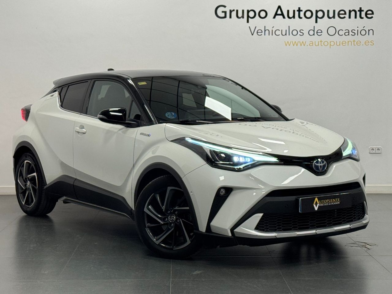 Toyota C-HR CHR foto 2