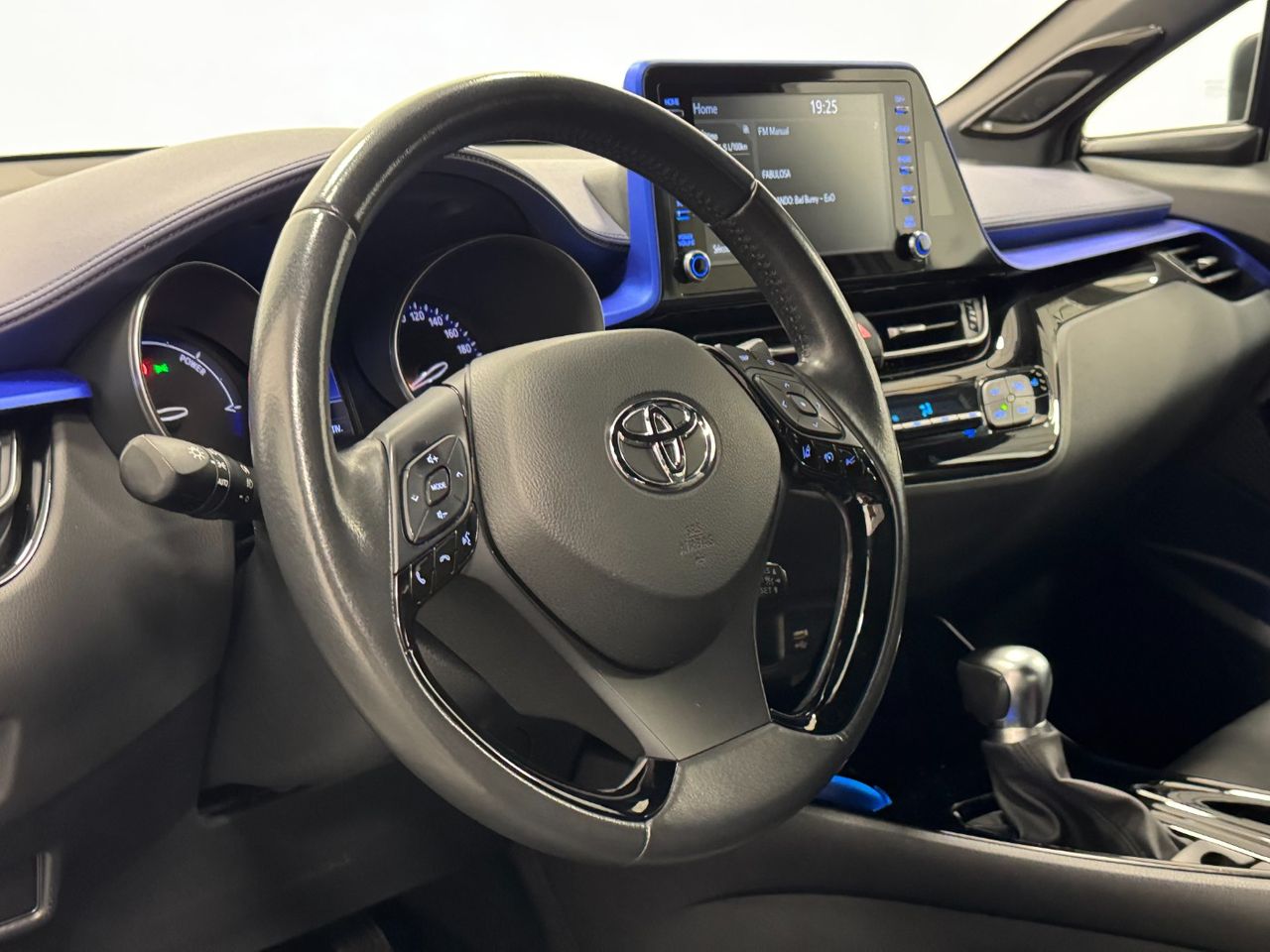 Toyota C-HR CHR foto 22