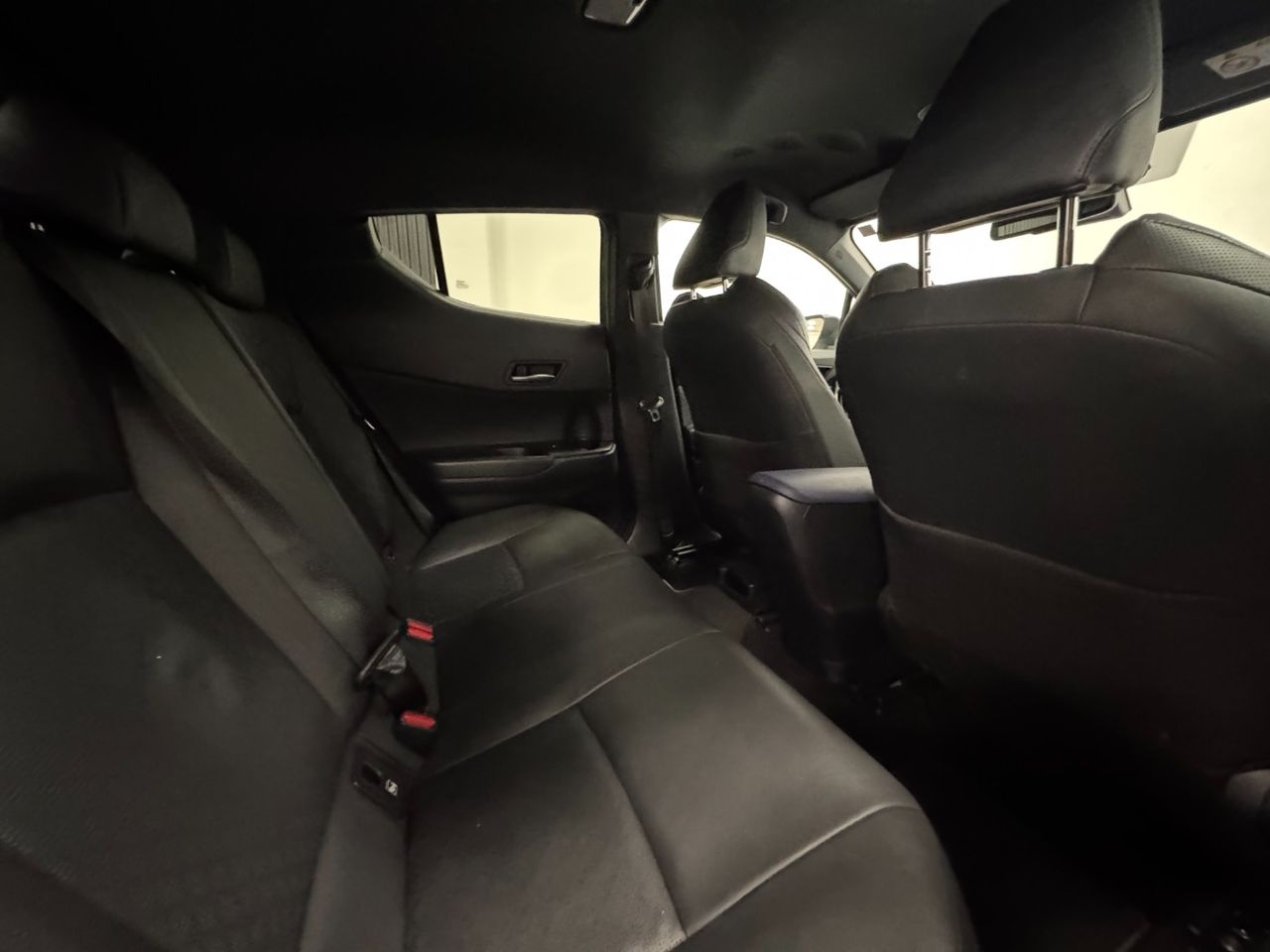 Toyota C-HR CHR foto 44