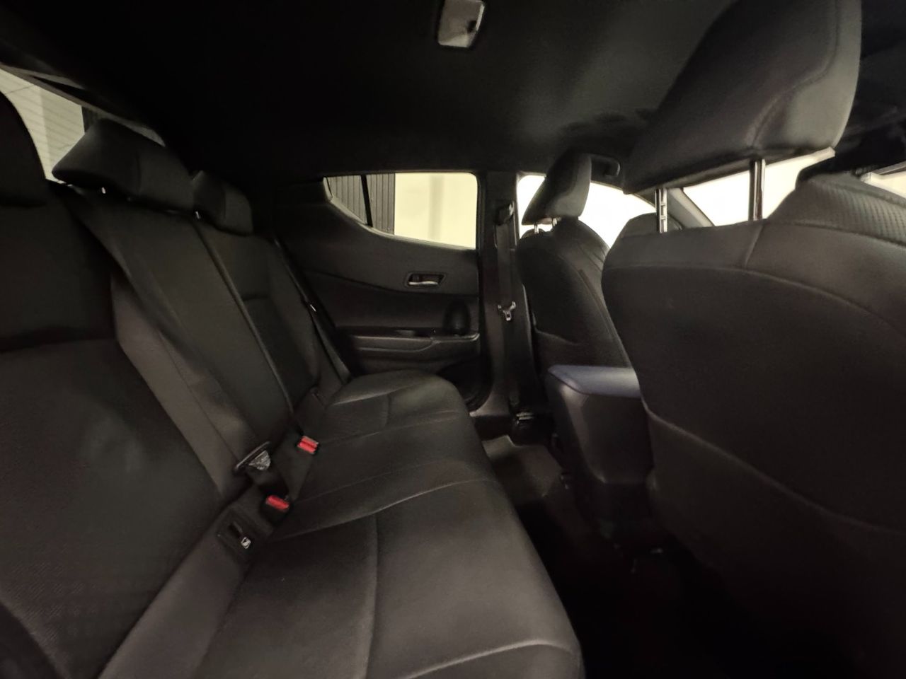 Toyota C-HR CHR foto 45