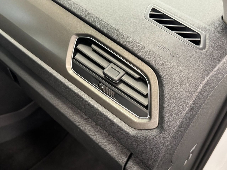 Volkswagen T-Roc ADVANCE foto 22