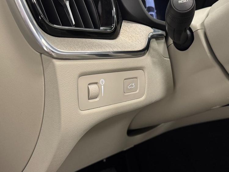 Volvo XC60 B4 PLUS BRIGHT foto 19