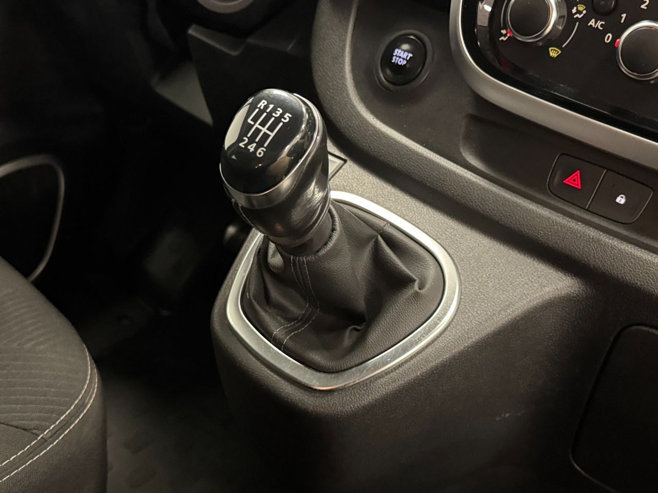 Renault Trafic Passenger Largo Energy Blue dCi 107 kW (145 CV) miniatura 30