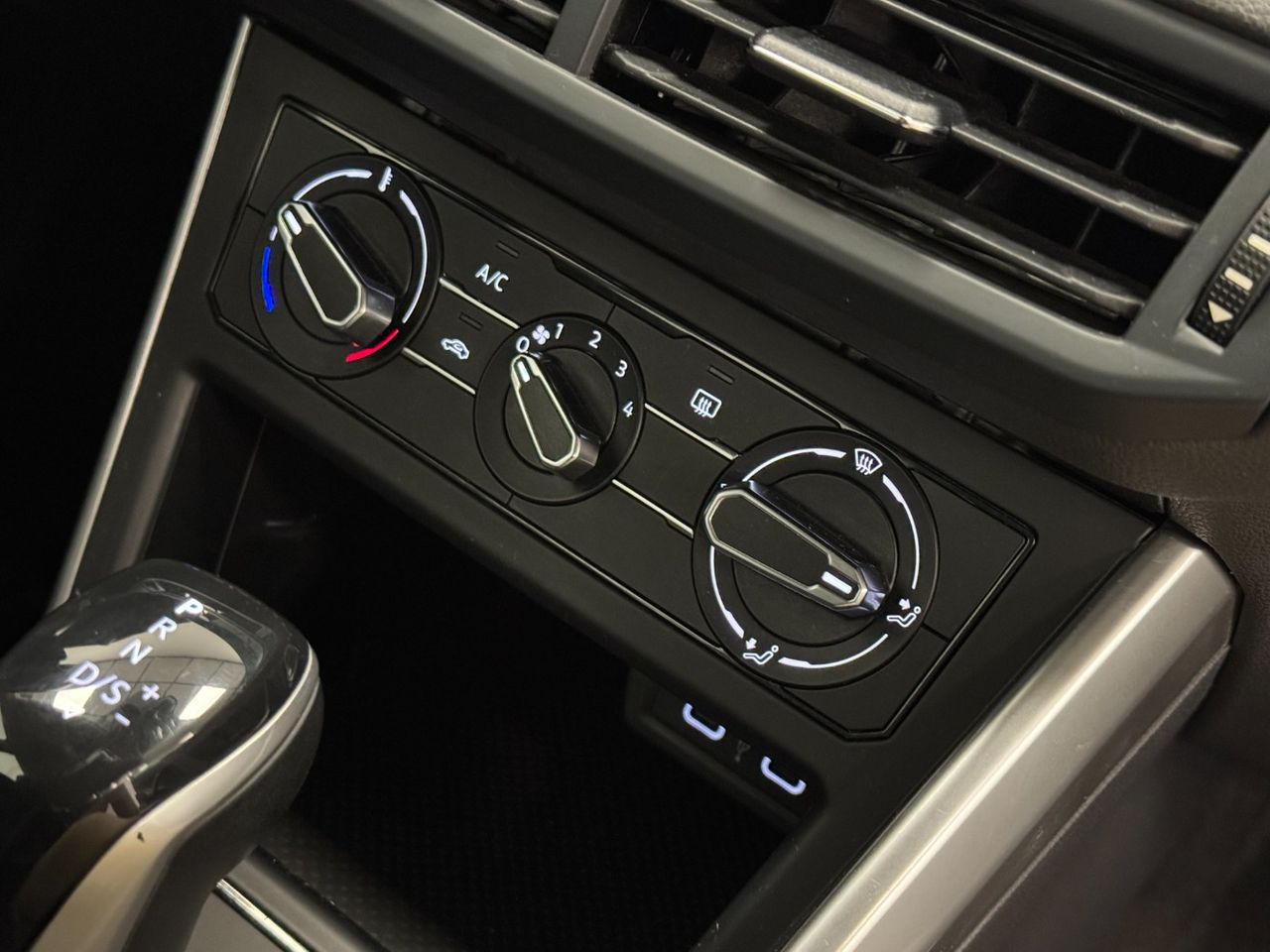 Volkswagen Polo LIFE foto 34