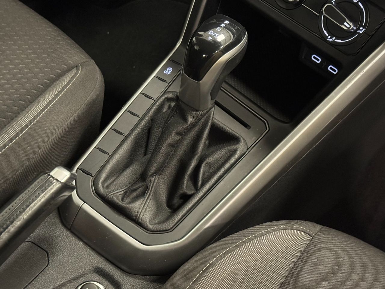 Volkswagen Polo LIFE miniatura 32