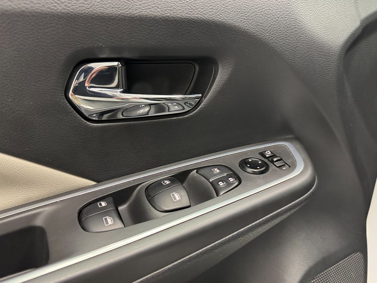 Nissan Micra TEKNA miniatura 17