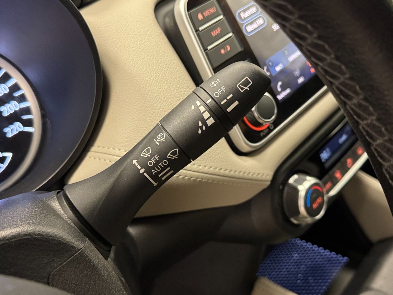 Nissan Micra TEKNA miniatura 25