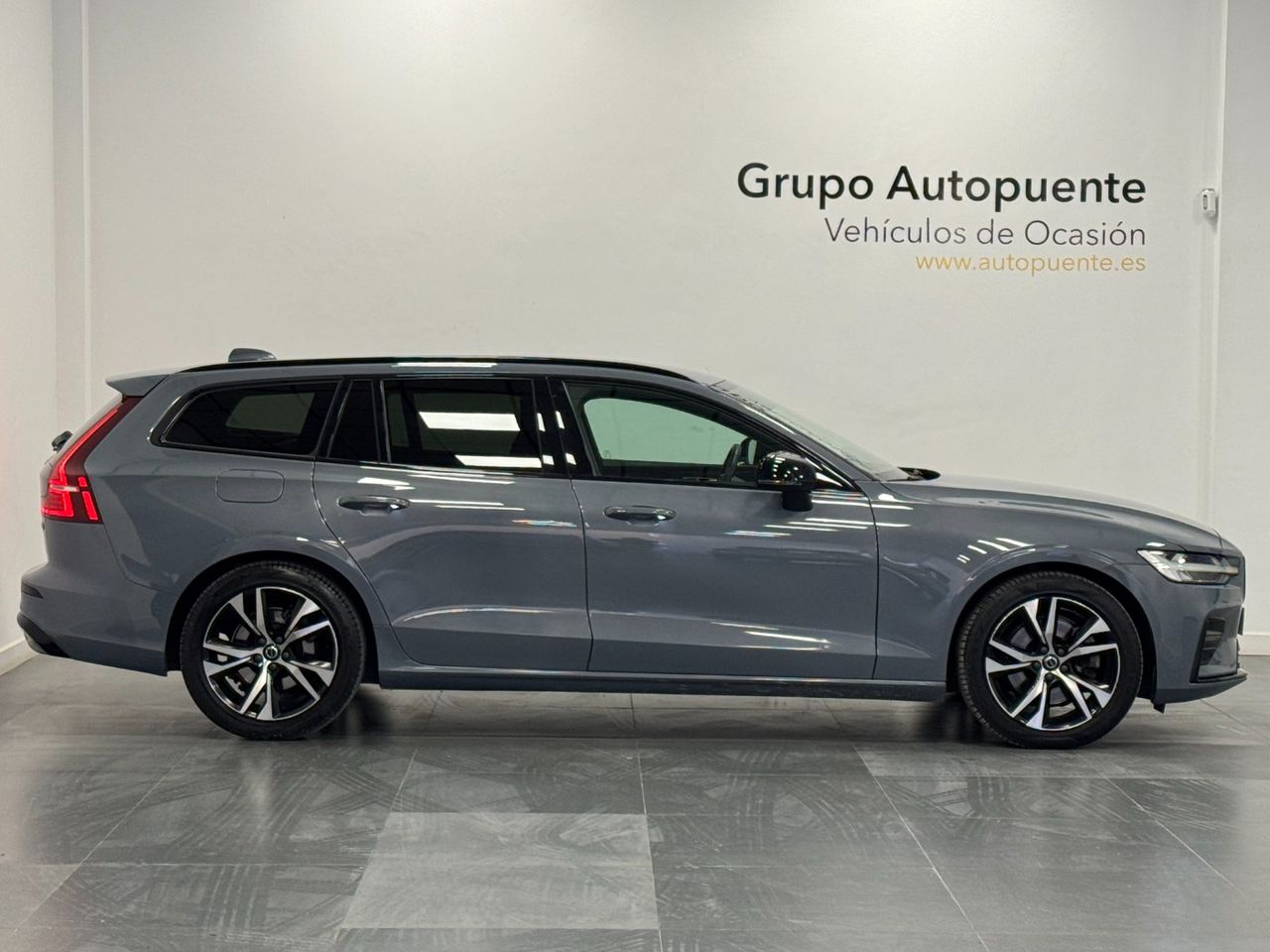 Volvo V60 B4 D PLUS DARK AUTO miniatura 3
