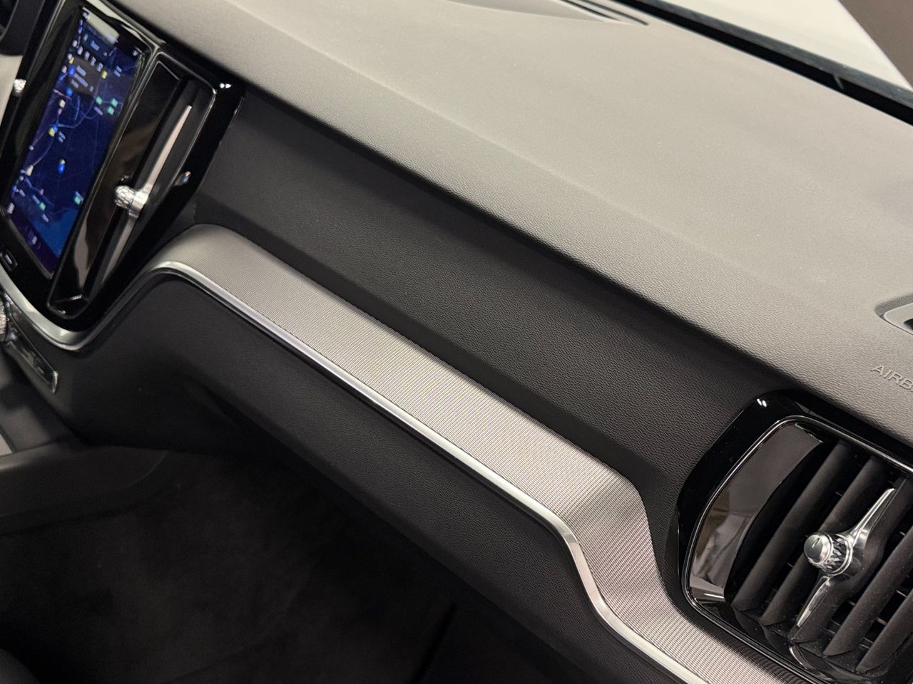 Volvo V60 B4 D PLUS DARK AUTO miniatura 32