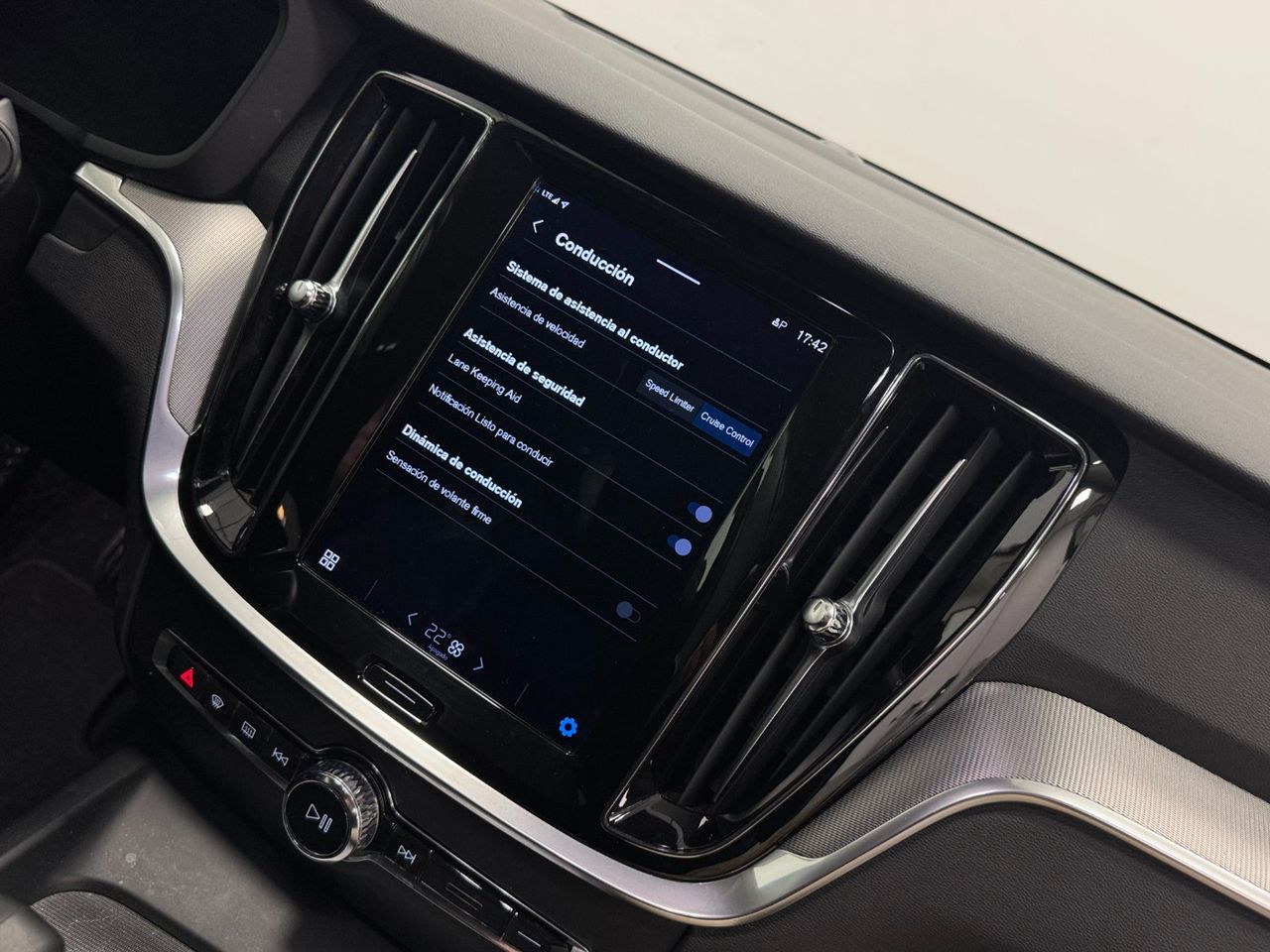 Volvo V60 B4 D PLUS DARK AUTO miniatura 37