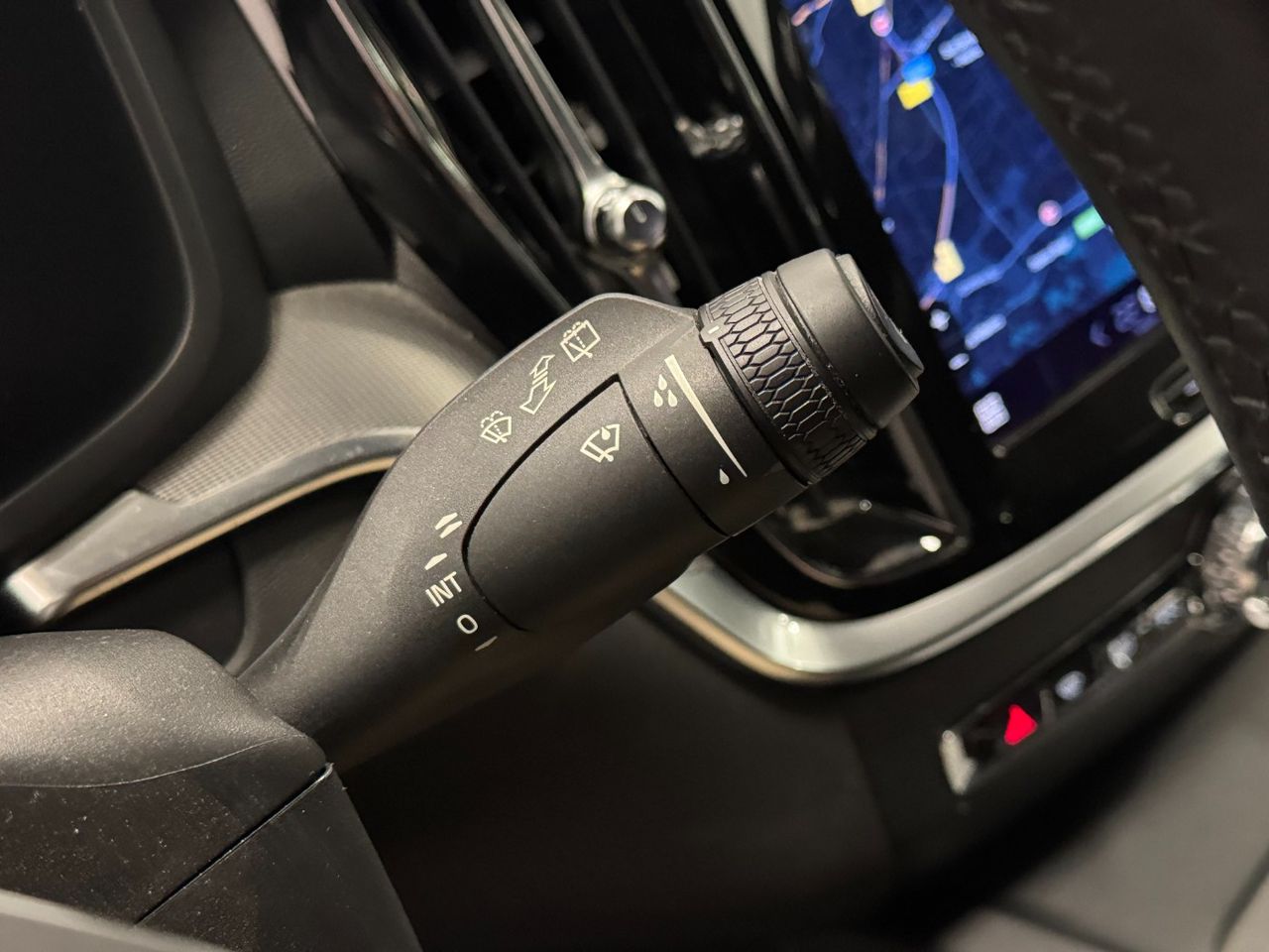 Volvo V60 B4 D PLUS DARK AUTO foto 20