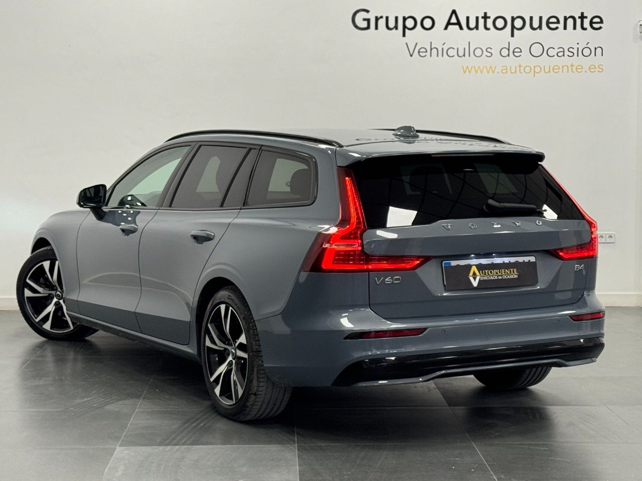 Volvo V60 B4 D PLUS DARK AUTO foto 5