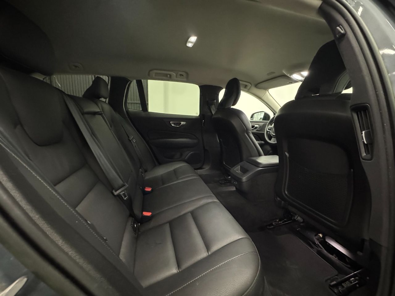 Volvo V60 B4 D PLUS DARK AUTO foto 43