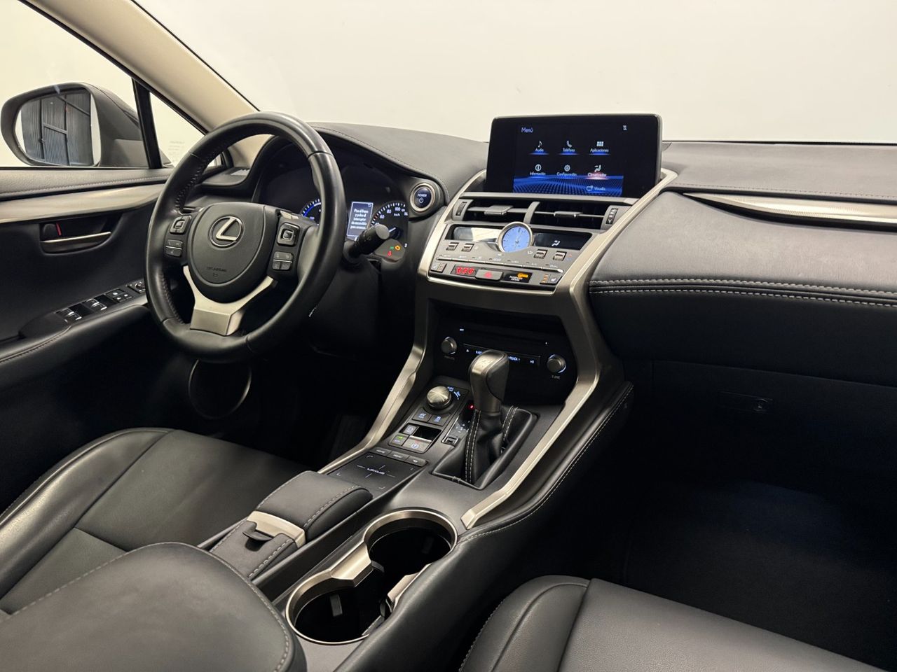 Lexus NX 300H PREMIUM foto 12