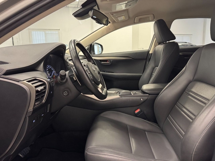 Lexus NX 300H PREMIUM foto 15