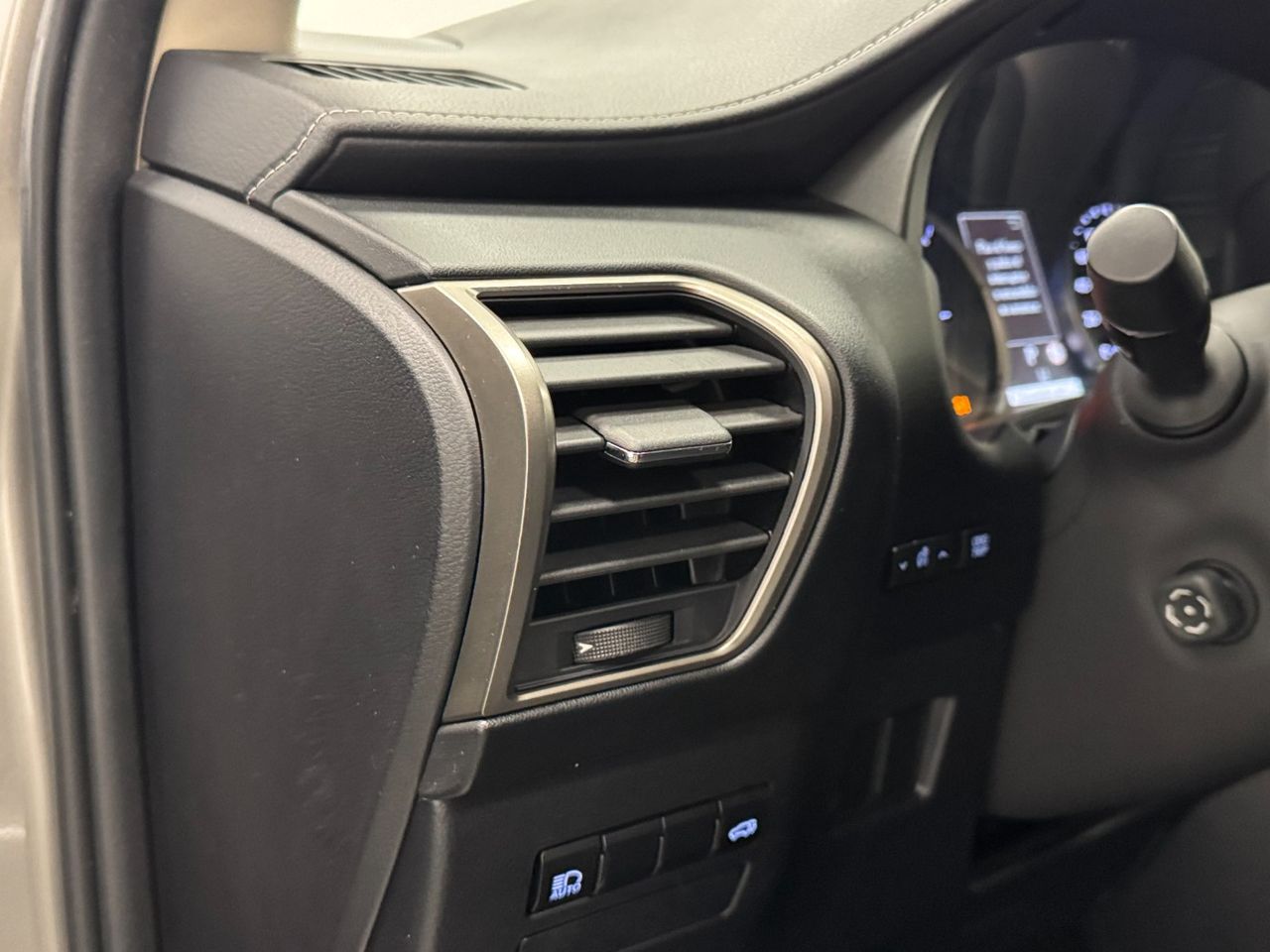 Lexus NX 300H PREMIUM foto 18