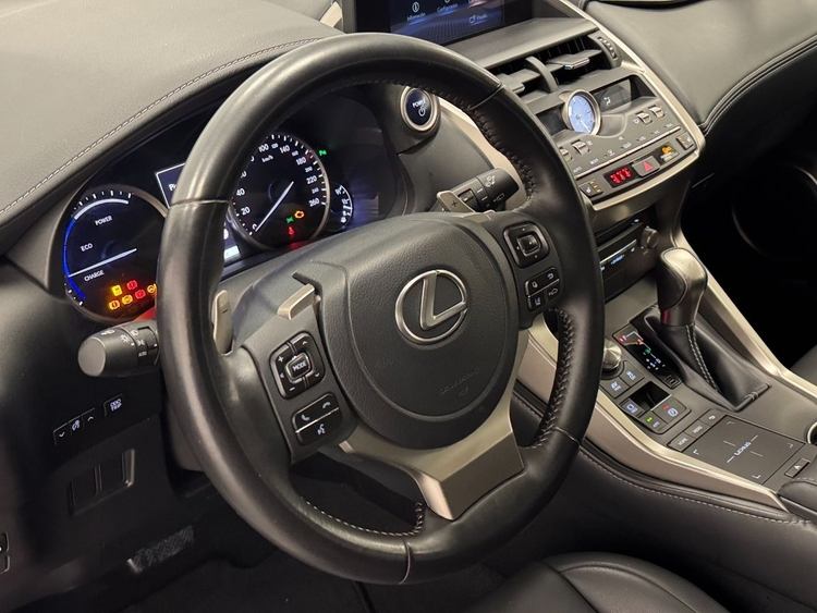 Lexus NX 300H PREMIUM foto 19