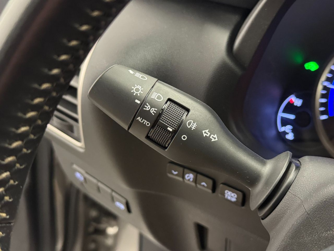 Lexus NX 300H PREMIUM foto 21