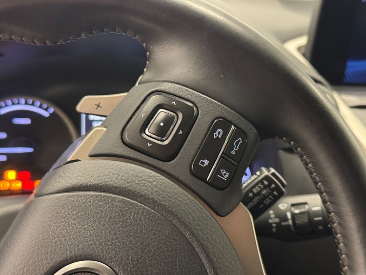 Lexus NX 300H PREMIUM foto 24