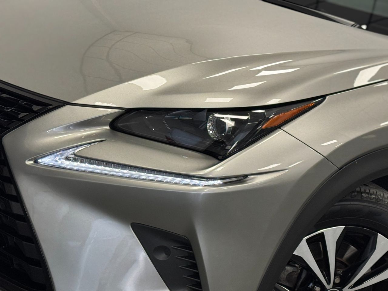 Lexus NX 300H PREMIUM foto 48
