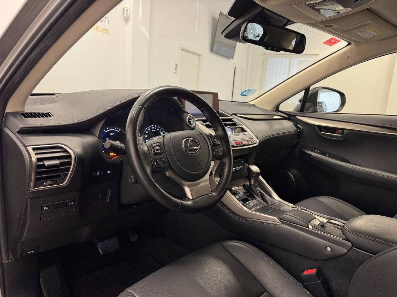 Lexus NX 300H PREMIUM foto 8