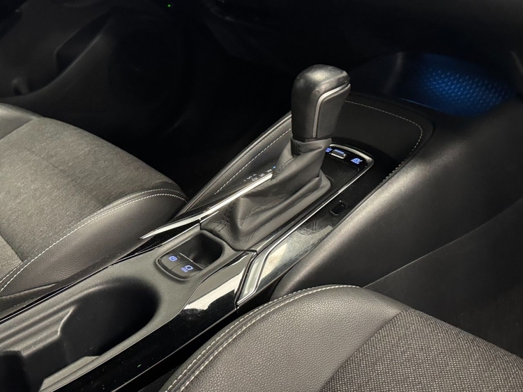 Toyota Corolla 180H STYLE TOURING SPORT foto 29