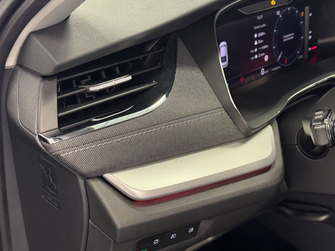 Skoda Octavia AMBITION PLUS miniatura 18