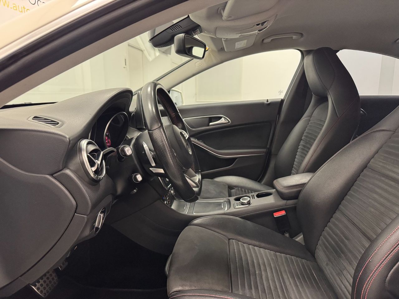 Mercedes Clase CLA AMG 200D miniatura 14